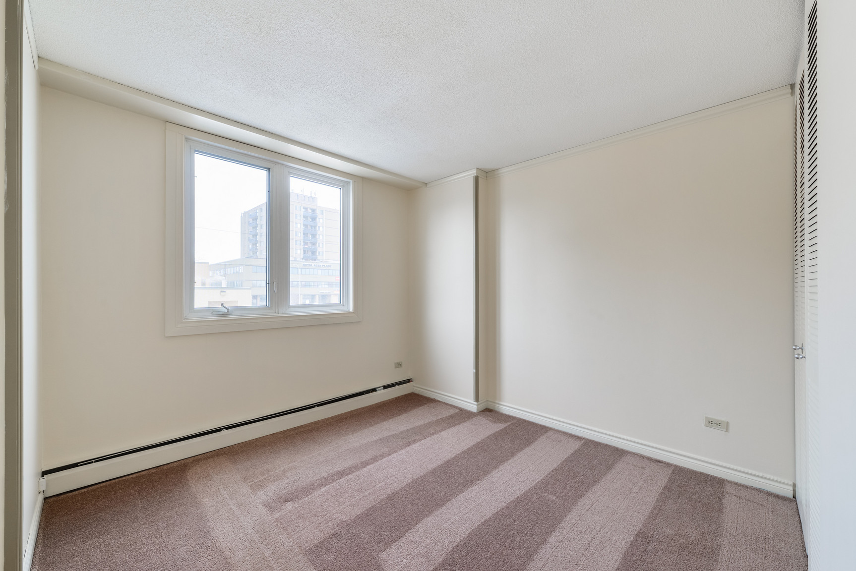Kingsway Tower - Photo 11