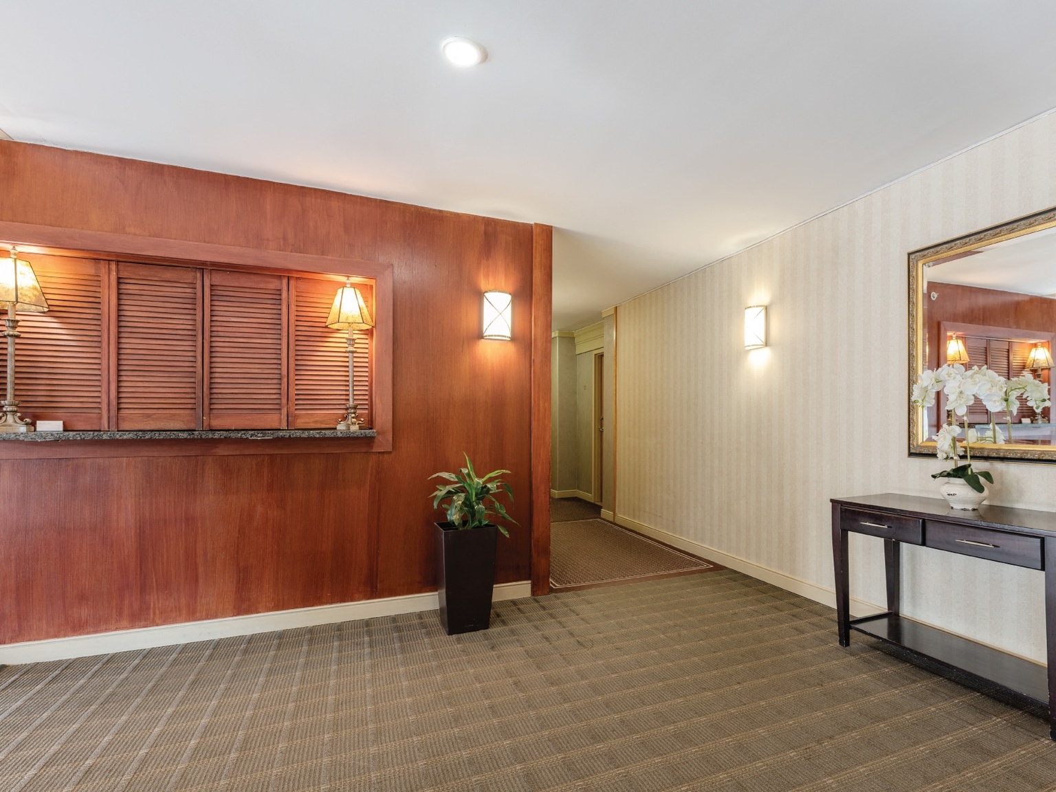 Peninsula Place - Photo 3