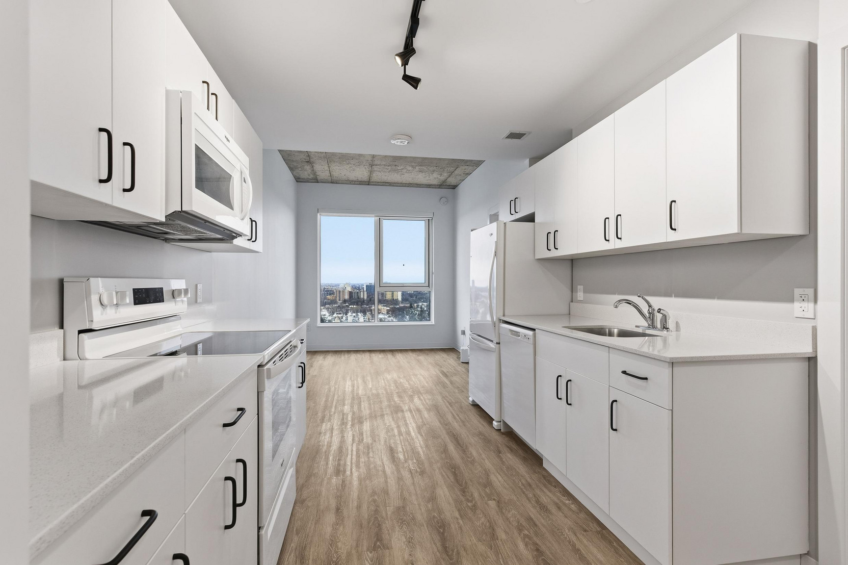 Solara Flats - Photo 2