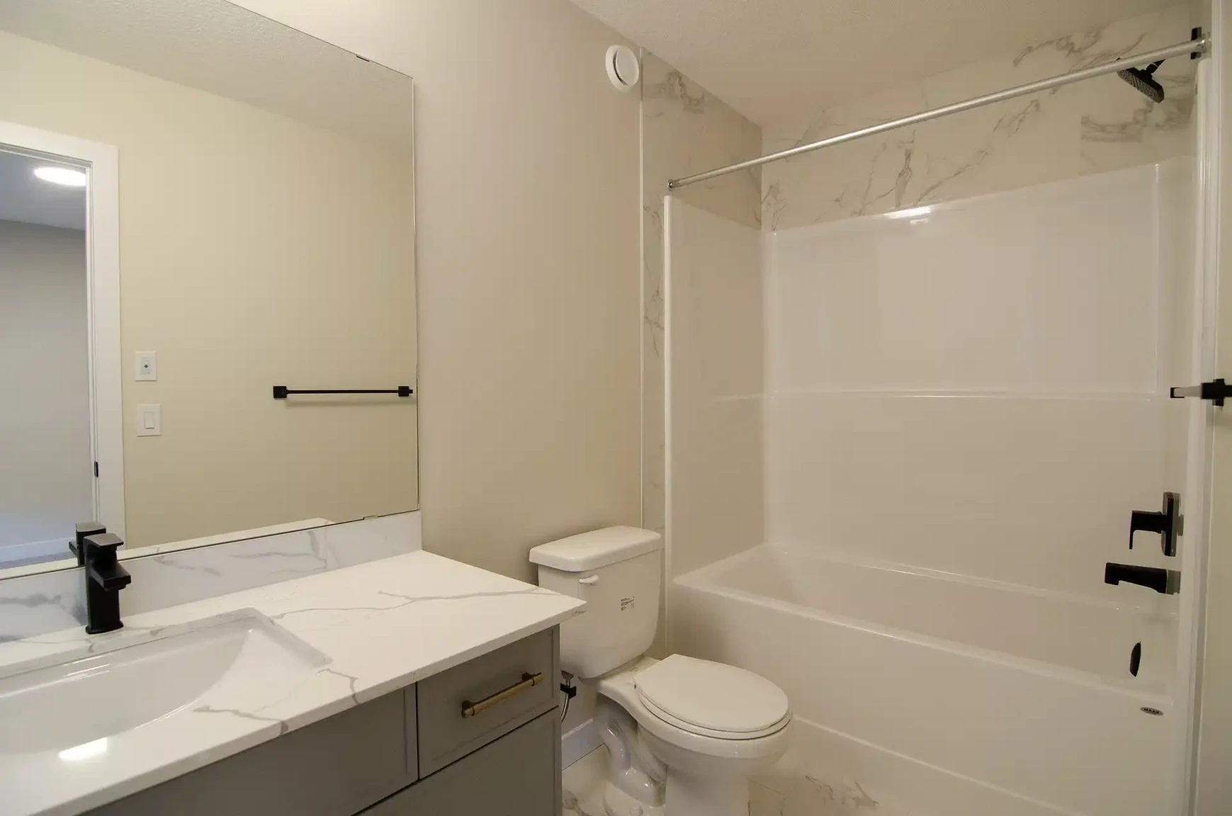 East Pine Apartments & Townhomes - Photo 16