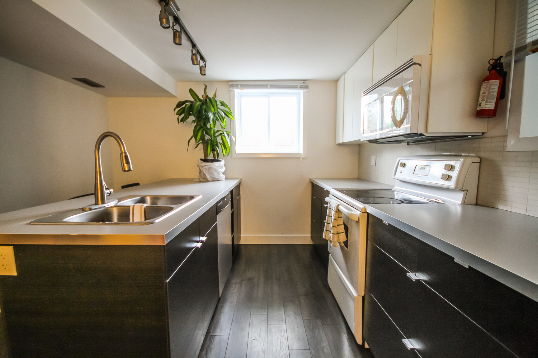 1148 Woodroffe Avenue - Photo 15
