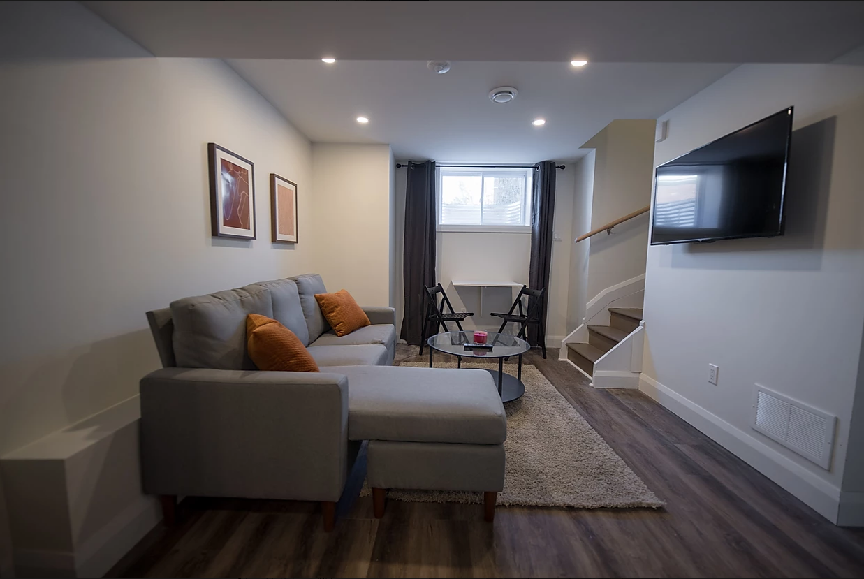 858 Bronson Avenue - Photo 3