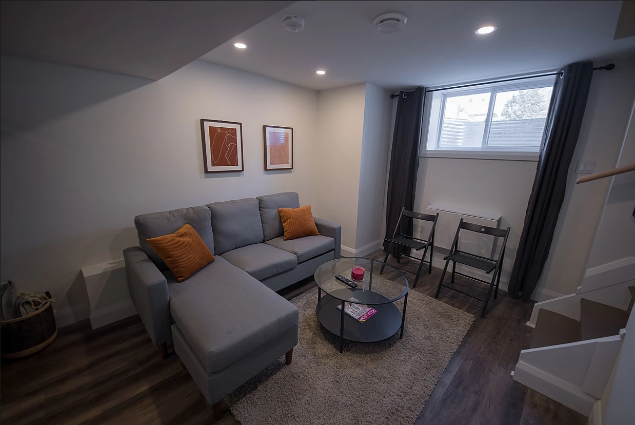 858 Bronson Avenue - Photo 5