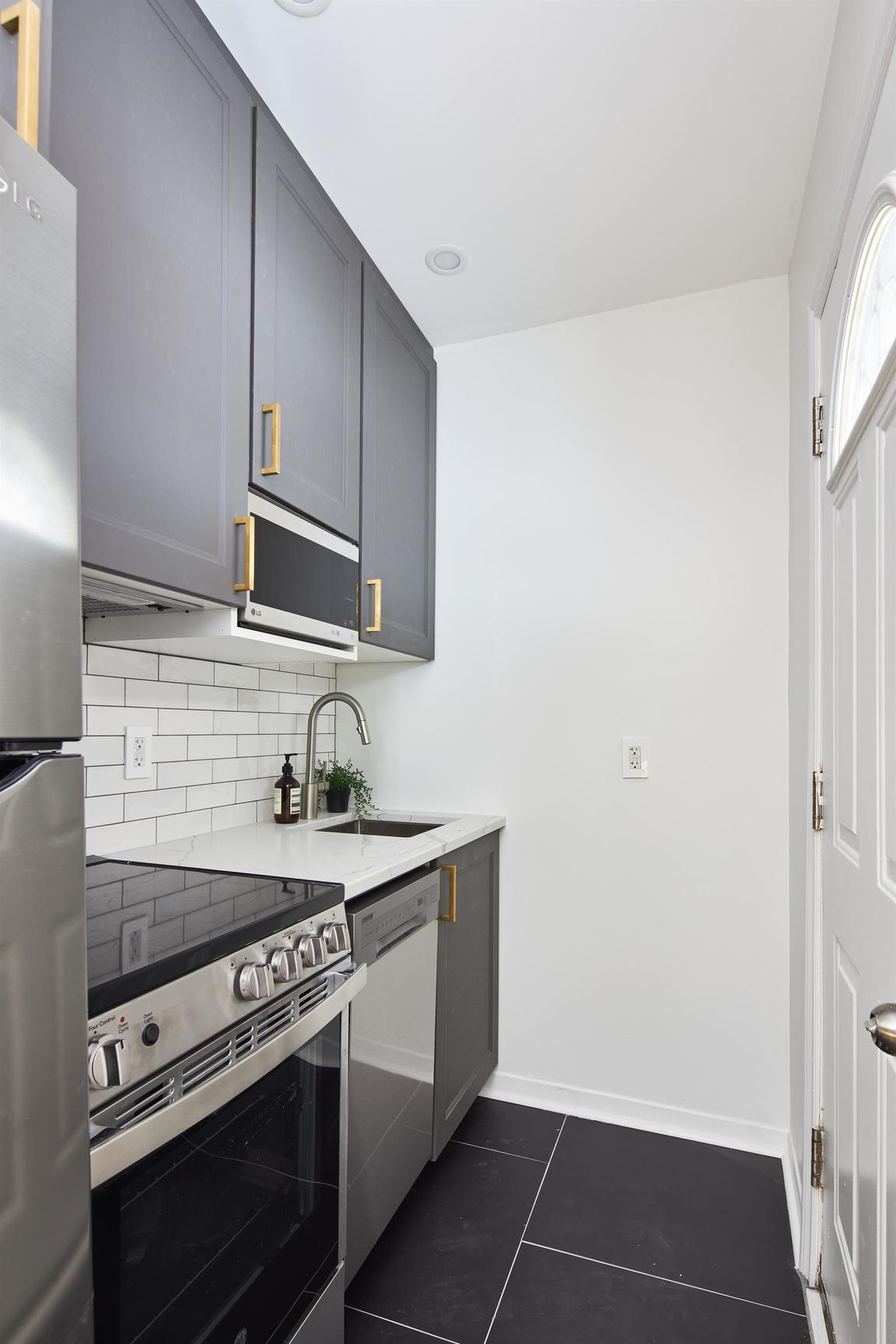 331 Catherine Street - Photo 4