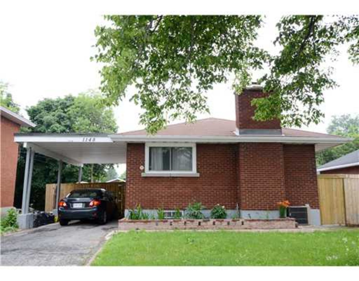 1148 Woodroffe Avenue - Photo 3