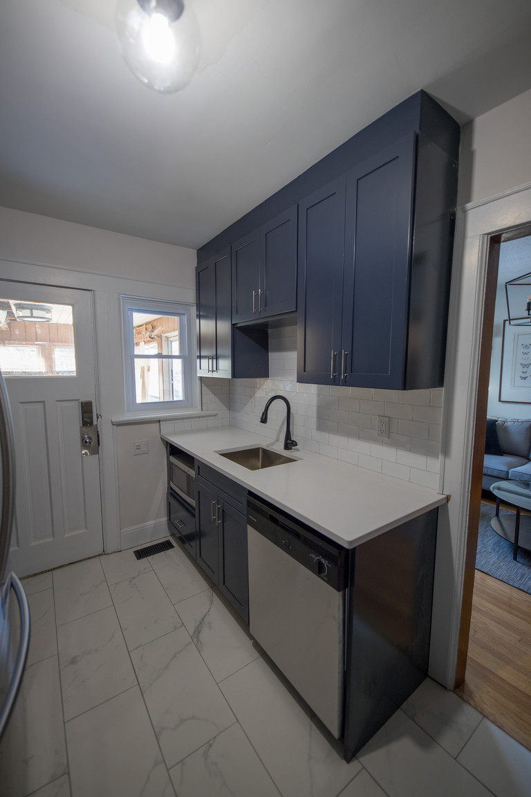 858 Bronson Avenue - Photo 2