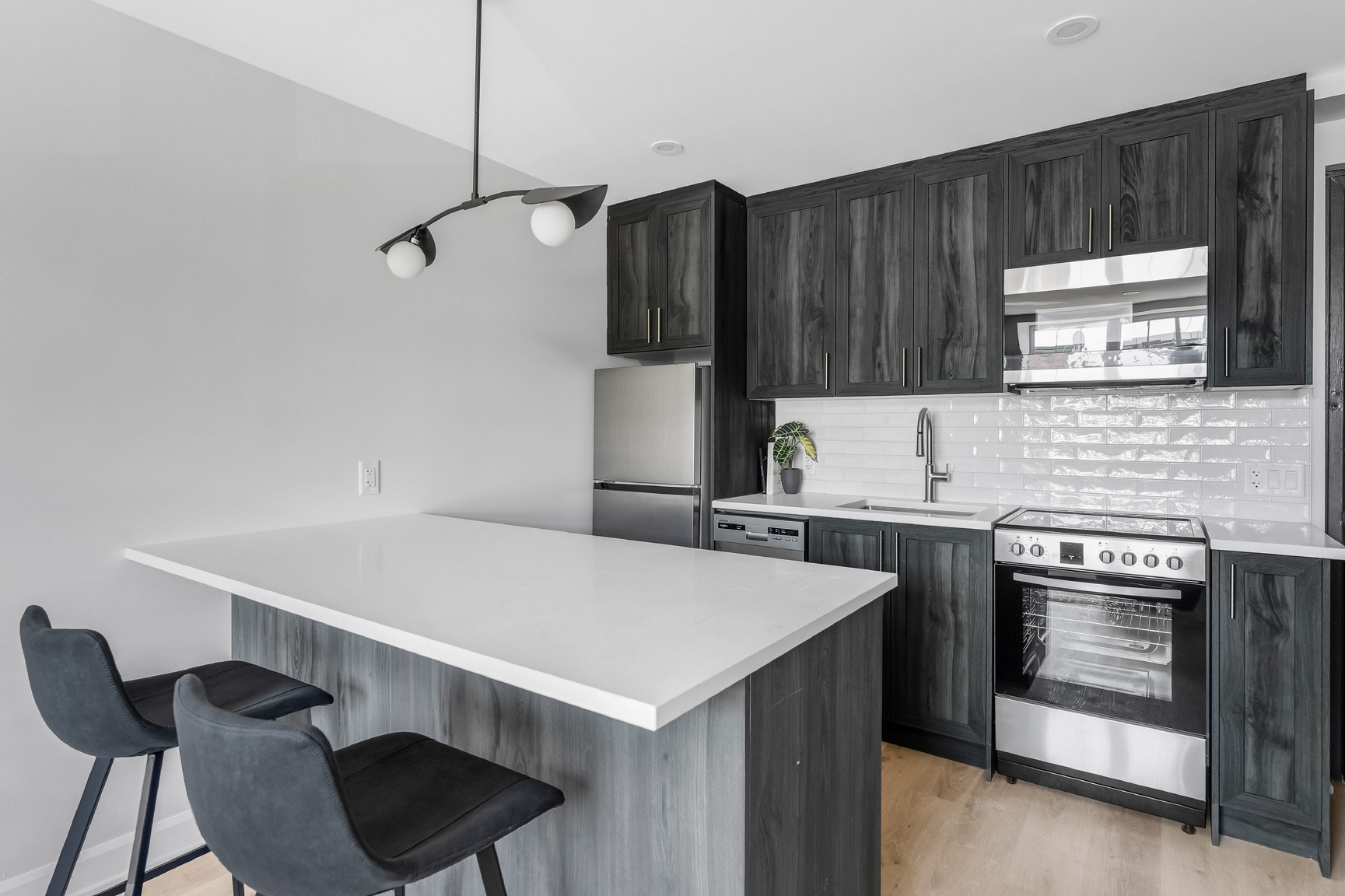 658 Somerset Street West - Photo 3