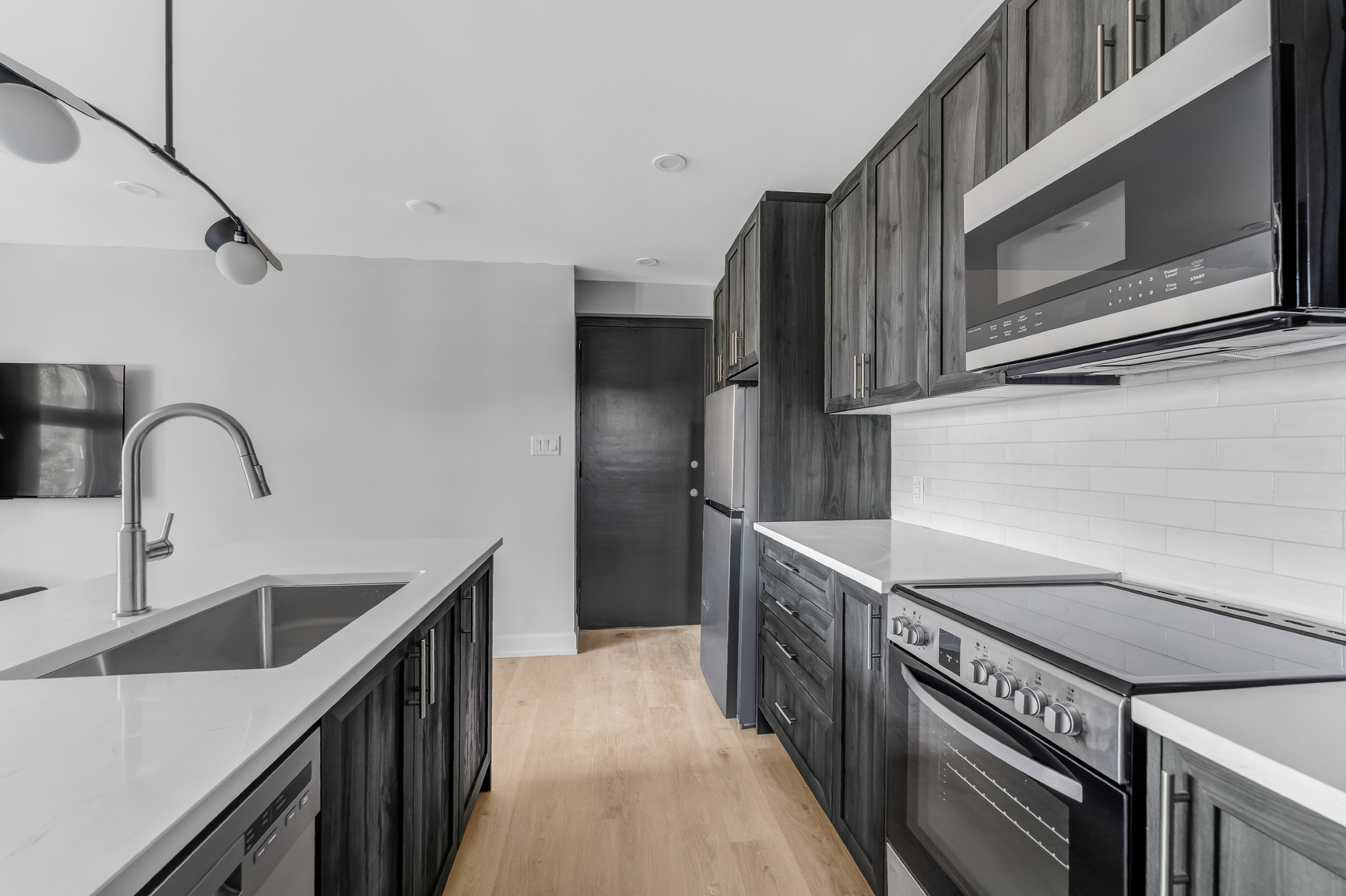 658 Somerset Street West - Photo 5
