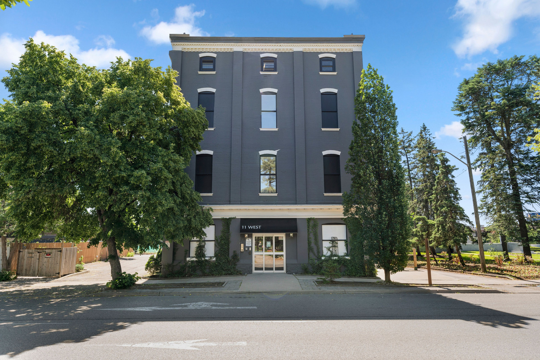 11 West Street