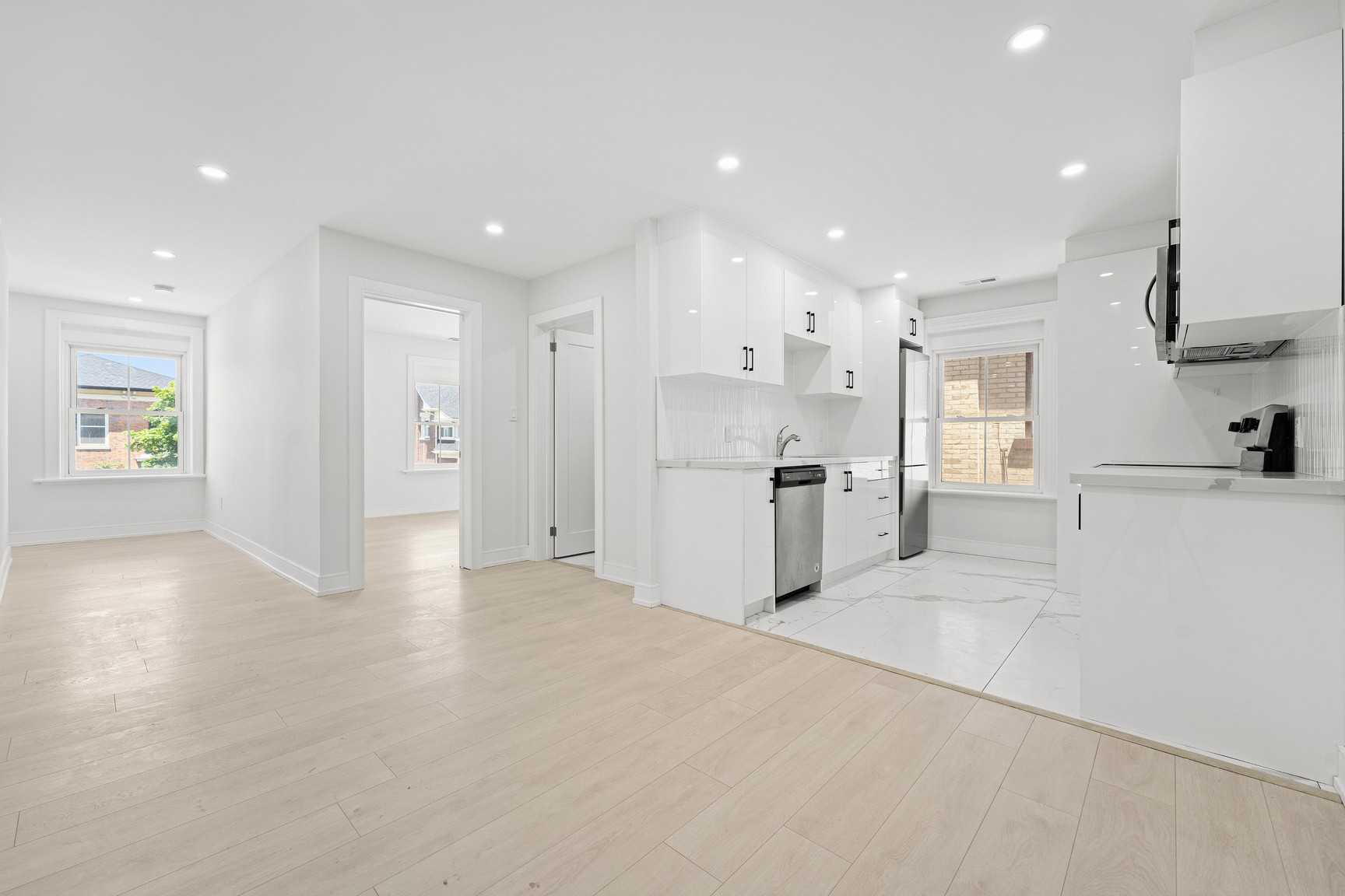 35 Wellington Street - *SPECIAL PROMOTION: One Month Free Rent! - Photo 3
