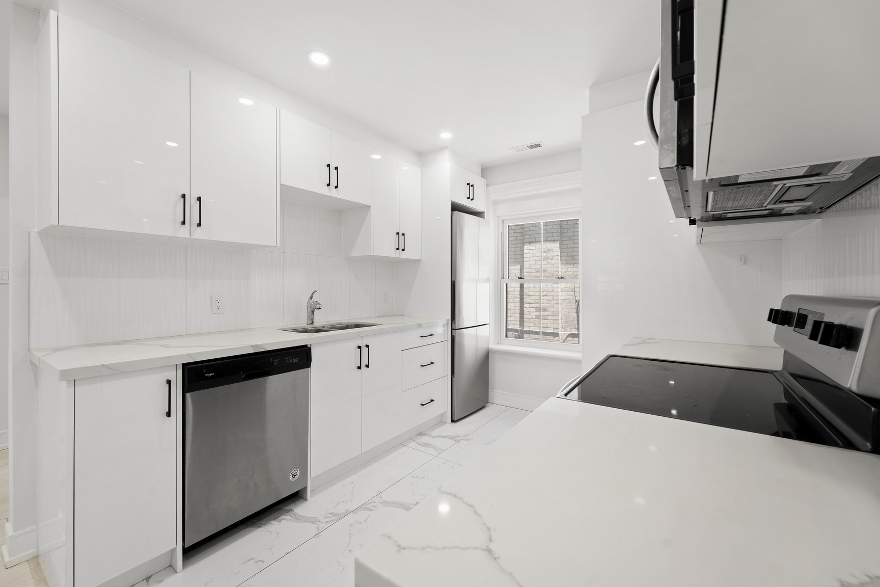 35 Wellington Street - *SPECIAL PROMOTION: One Month Free Rent! - Photo 5