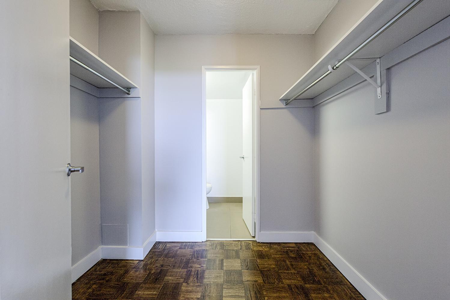 Bayview Village Place - Photo 8