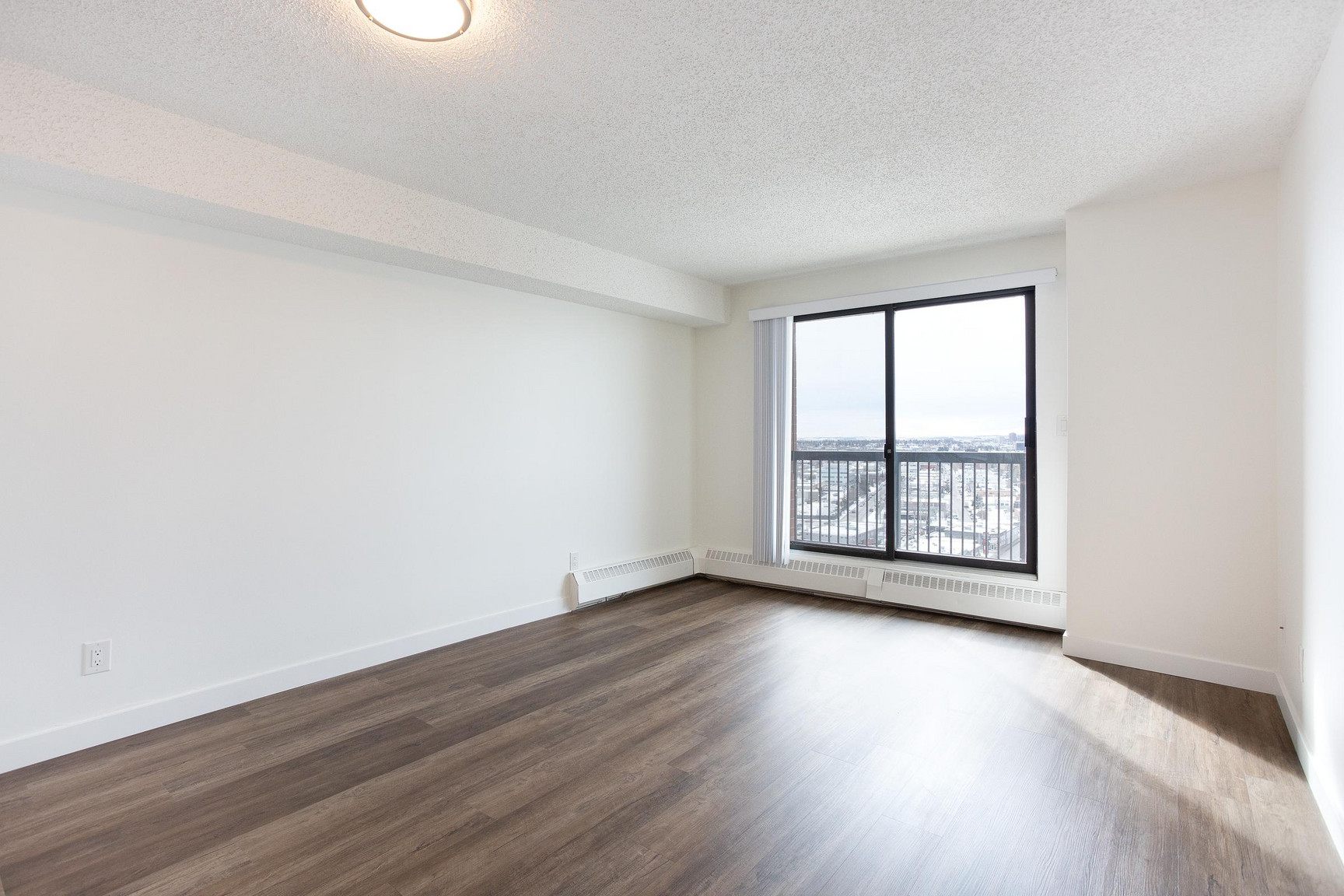Stanley Park Place - Photo 3