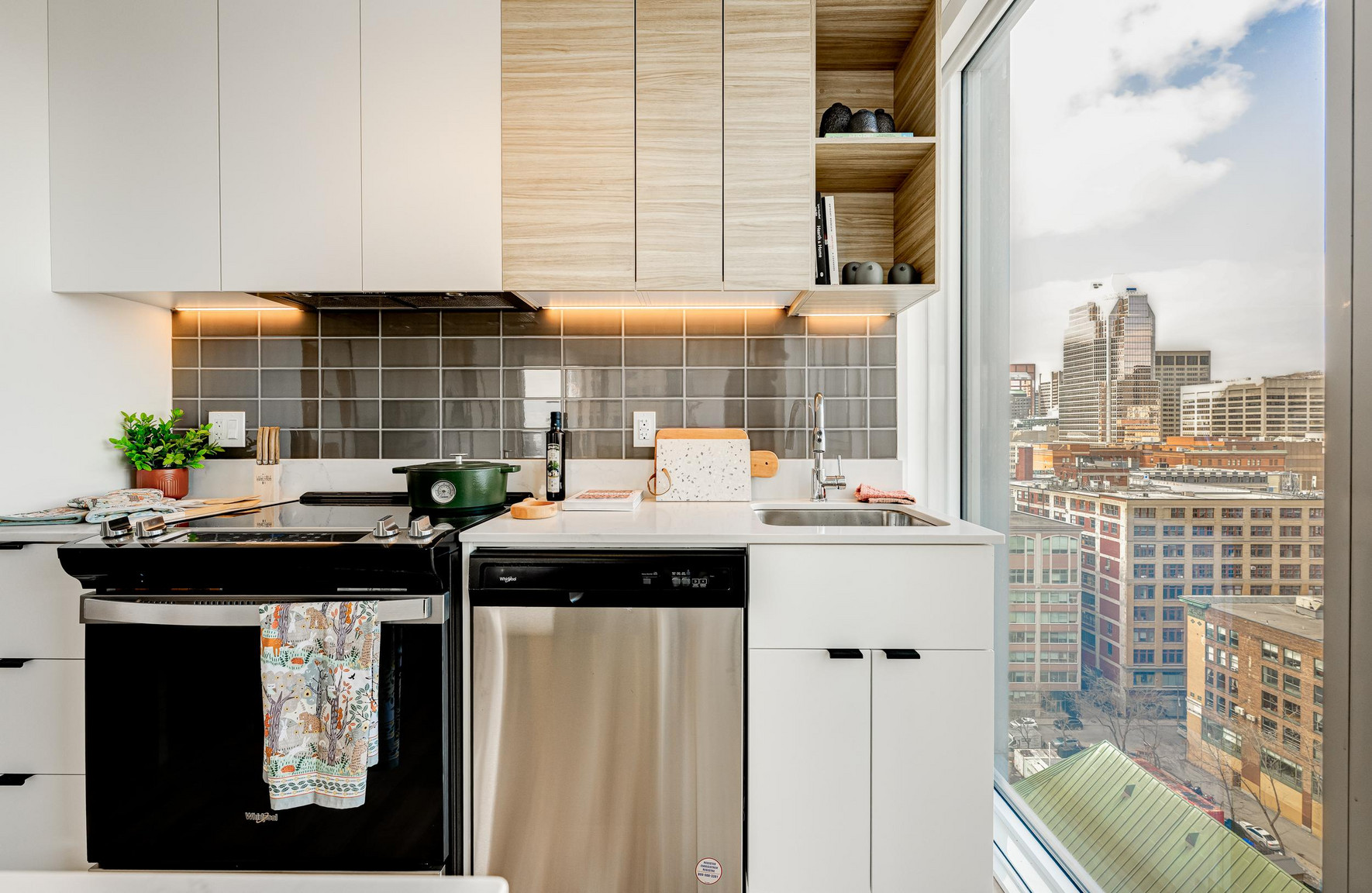  Le Livmore Tower II - Photo 12