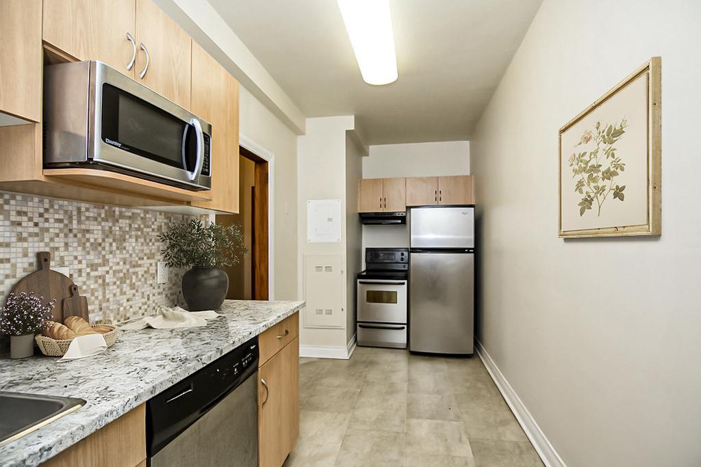 435 Spence Street - Photo 6
