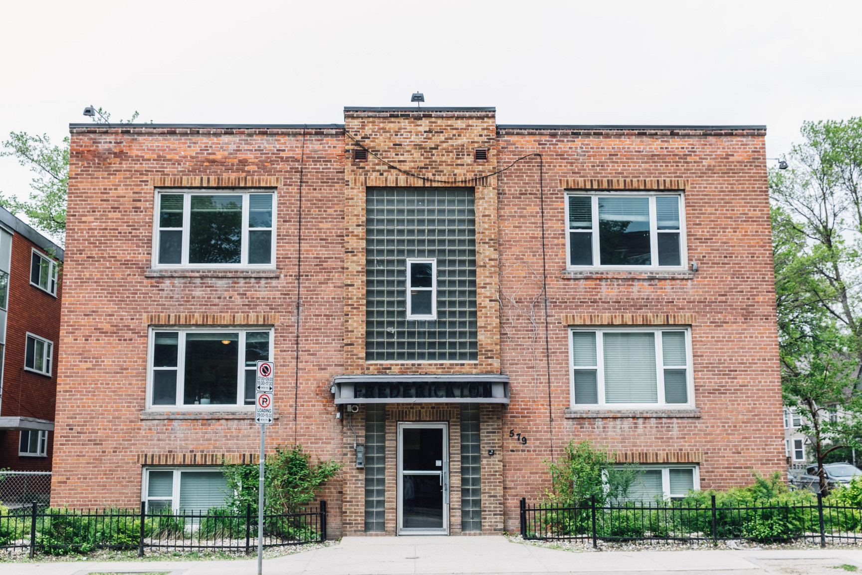 579 Broadway Avenue - Photo 2