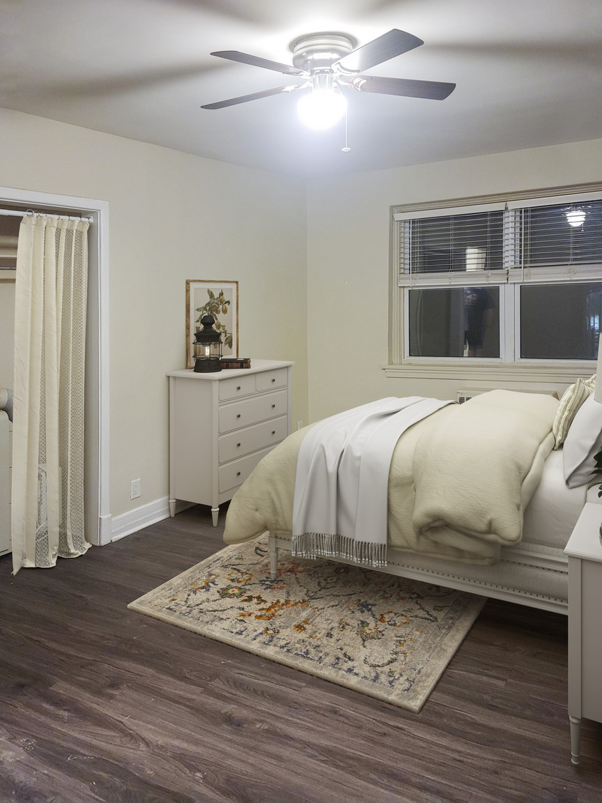 579 Broadway Avenue - Photo 3