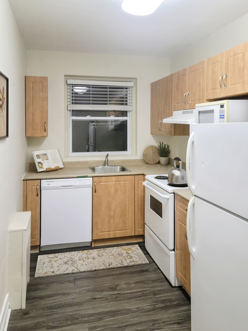 579 Broadway Avenue - Photo 5