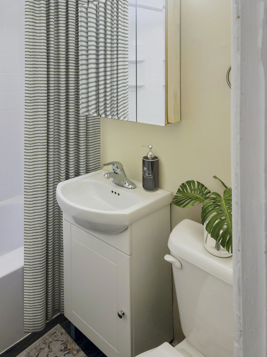 579 Broadway Avenue - Photo 6