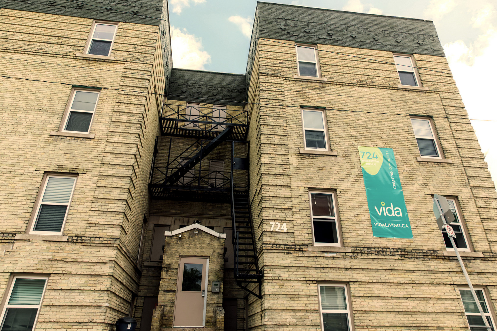 724 Wellington Avenue - Photo 7