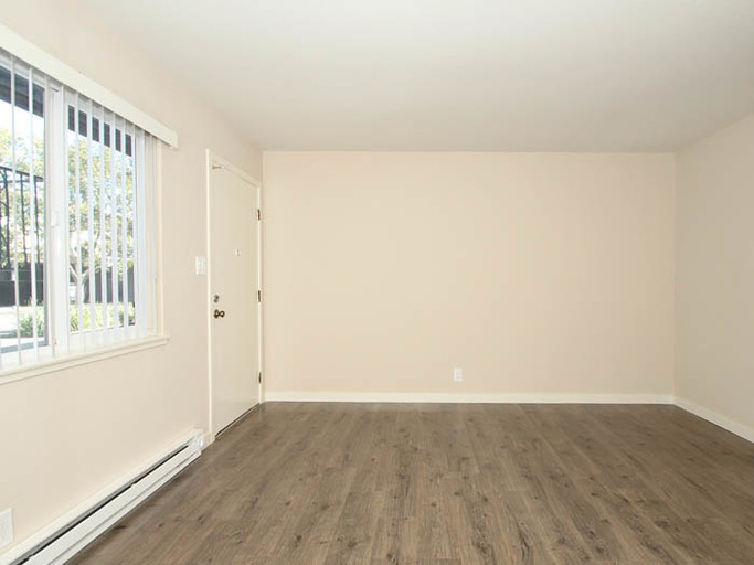 417 Del Medio Avenue