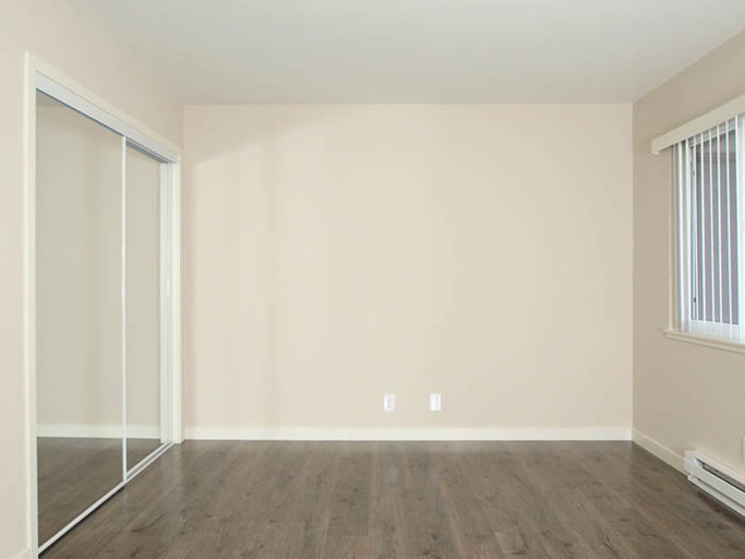 417 Del Medio Avenue