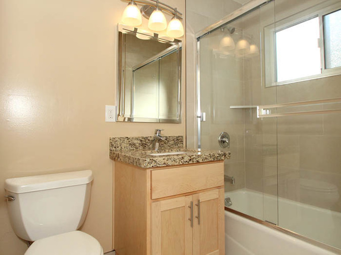 417 Del Medio Avenue