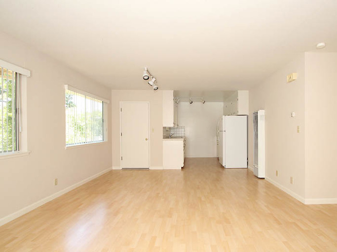 562 Kendall Avenue
