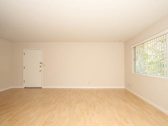 562 Kendall Avenue