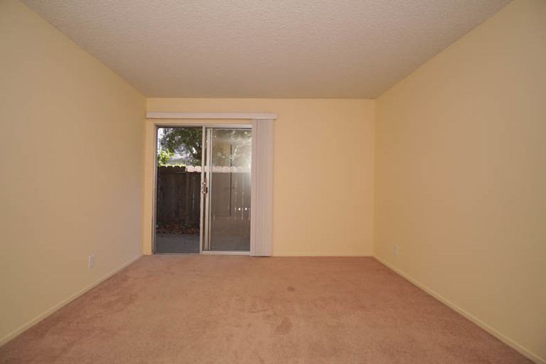 2700 Del Medio Court