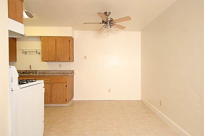 3581 - 3585 N. Parkway Drive