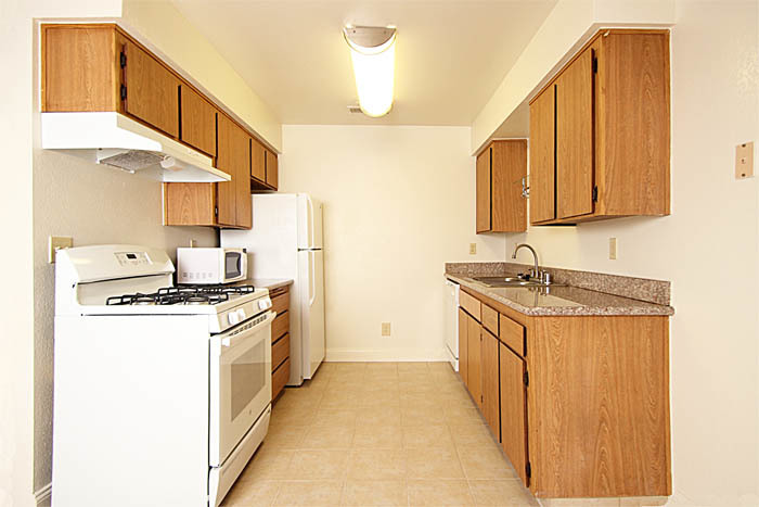 3581 - 3585 N. Parkway Drive