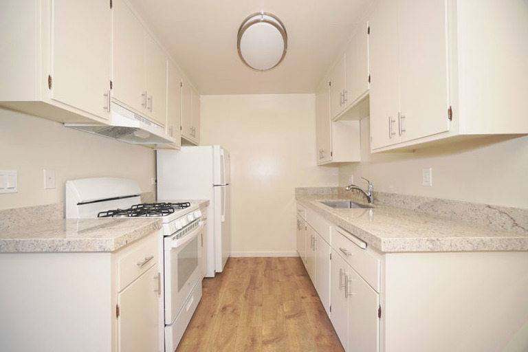 2700 Del Medio Court