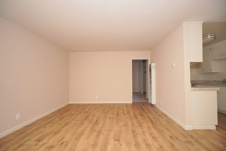 2700 Del Medio Court