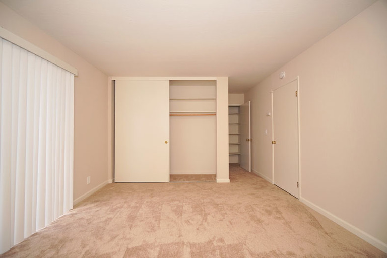 2700 Del Medio Court