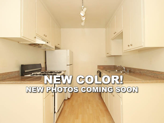 2700 Del Medio Court