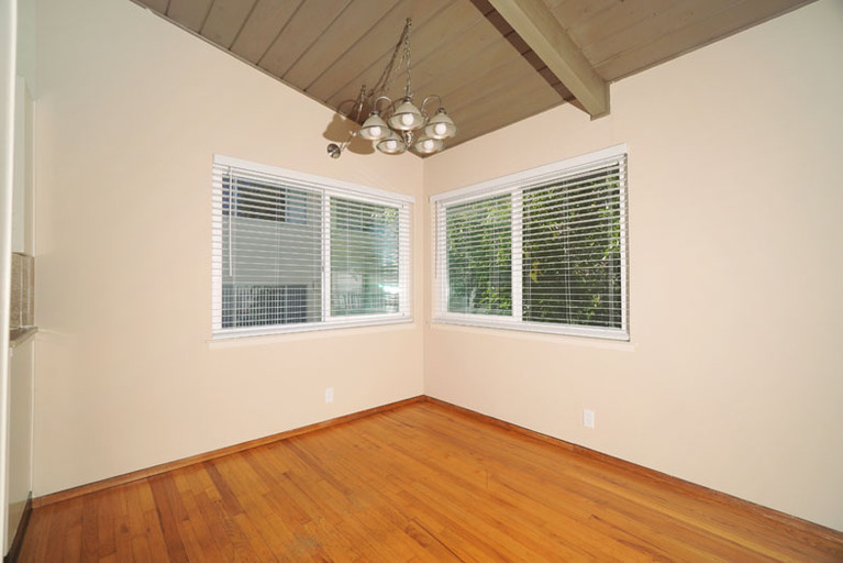 559 Matadero Avenue