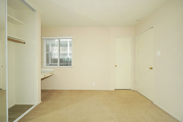 120 - 122 East Creek Drive