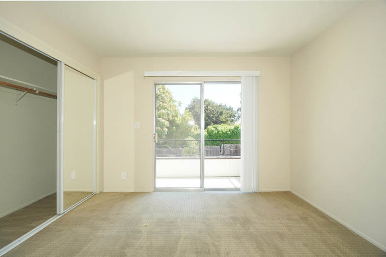 202 - 216 Ramona St. and 240 - 248 Hawthorne Ave.