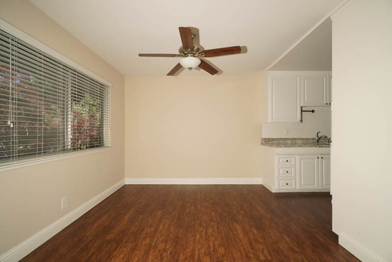 220 Palo Alto Avenue