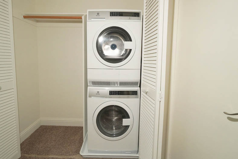 220 Palo Alto Avenue