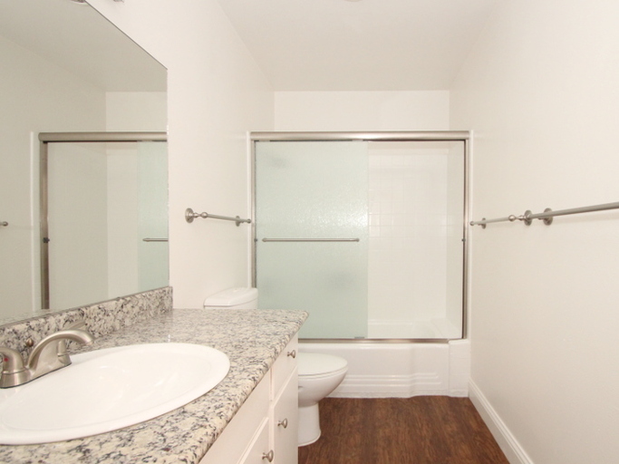 220 Palo Alto Avenue