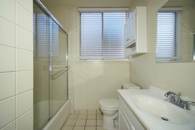 421 - 425B Forest Ave