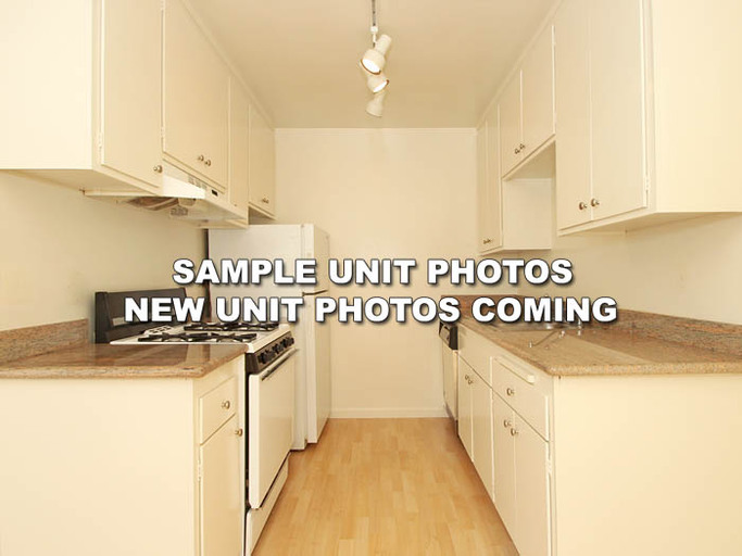 2700 Del Medio Court