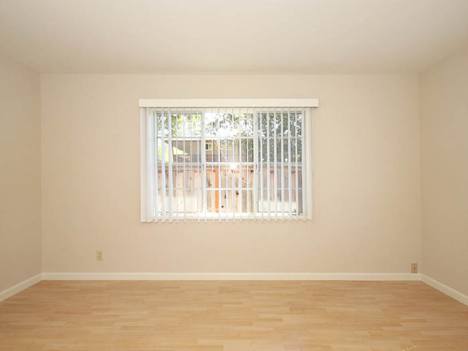 380 - 396 Madeline / 388 - 400 Curtn