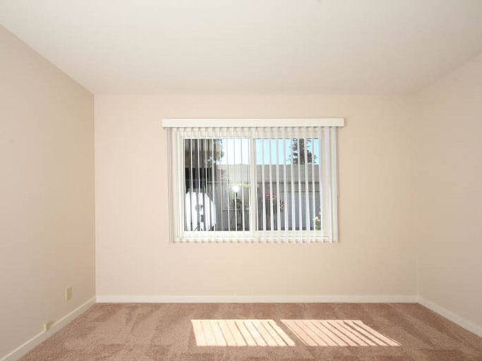 380 - 396 Madeline / 388 - 400 Curtn