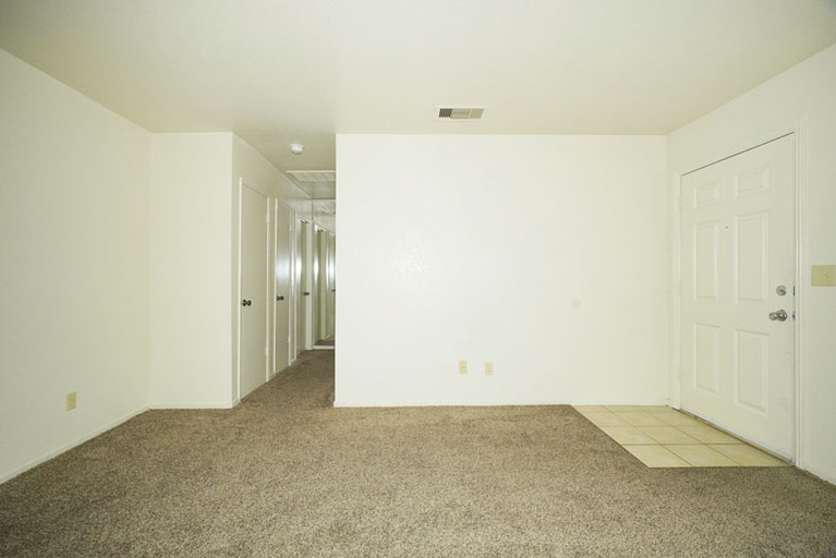 3581 - 3585 N. Parkway Drive