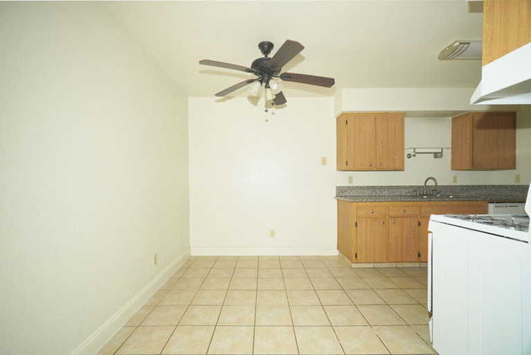 3581 - 3585 N. Parkway Drive