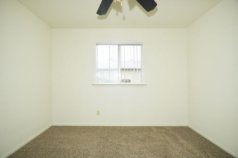 3581 - 3585 N. Parkway Drive