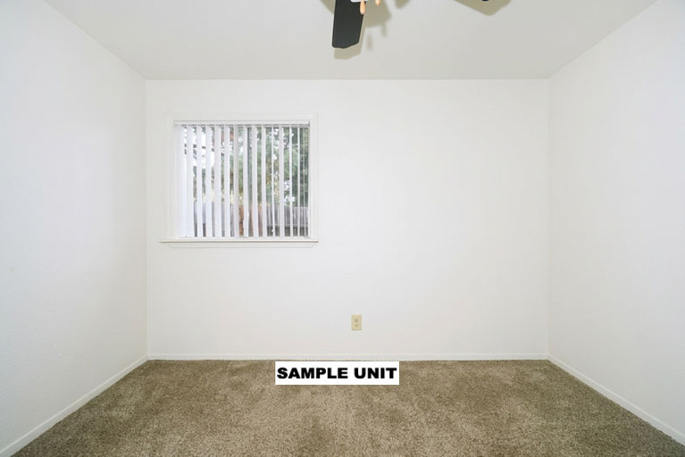 3581 - 3585 N. Parkway Drive